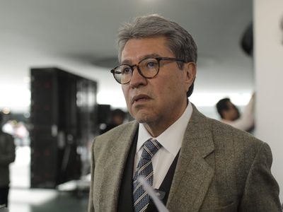 Monreal sugiere que comparezcan juntos los titulares de la SSPC, Marina y Defensa en San Lázaro