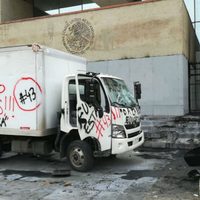 Con gas lacrimógeno, policías desalojan a normalistas que protestaban en Chiapas