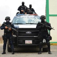 En una vivienda del centro de Zacatecas asesinan a una mujer y tres hombres
