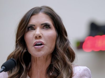 Trump anuncia que reemplazará a Kristi Noem al frente de Seguridad Interior por el senador Mullin