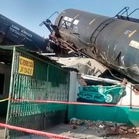 Se descarrila tren en Apizaco; Ferrosur responsabiliza a migrantes