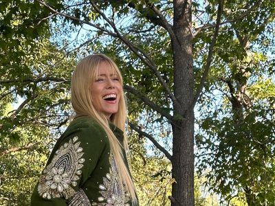 El vestido comodín de Nicole Neumann que podés usar todo el año: mirá cómo combinarlo