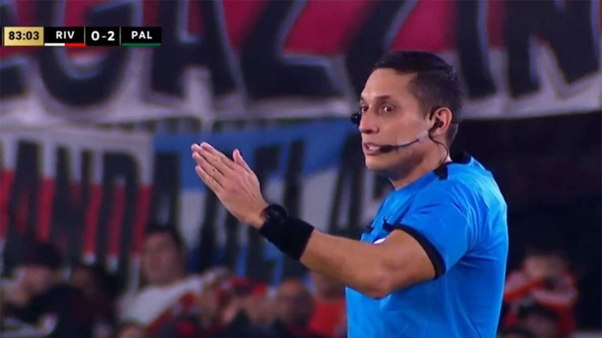 Jesús Valenzuela Sáez y el baiteo en River-Palmeiras.