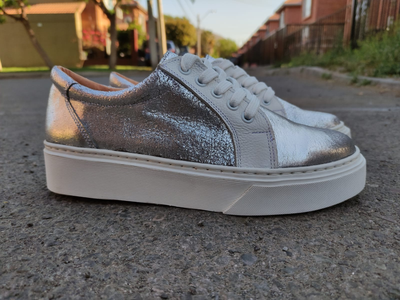 Con una cosa muy fácil de conseguir, el secreto de la abuela para que tus zapatillas de cuero duren más
