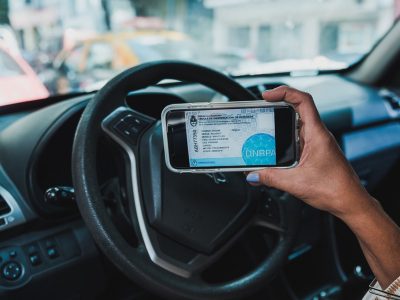 El Gobierno oficializó la implementación de la cédula azul digital
