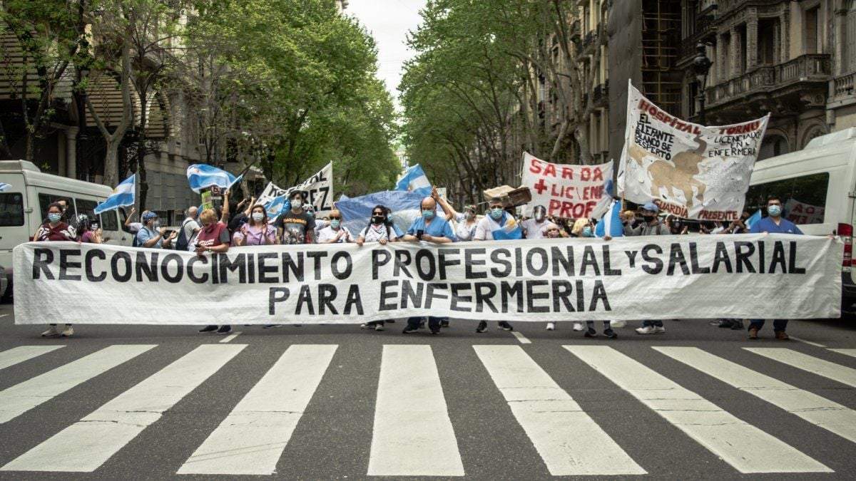 Reclamo de enfermeras y enfermeros. Fuente: (Twitter)