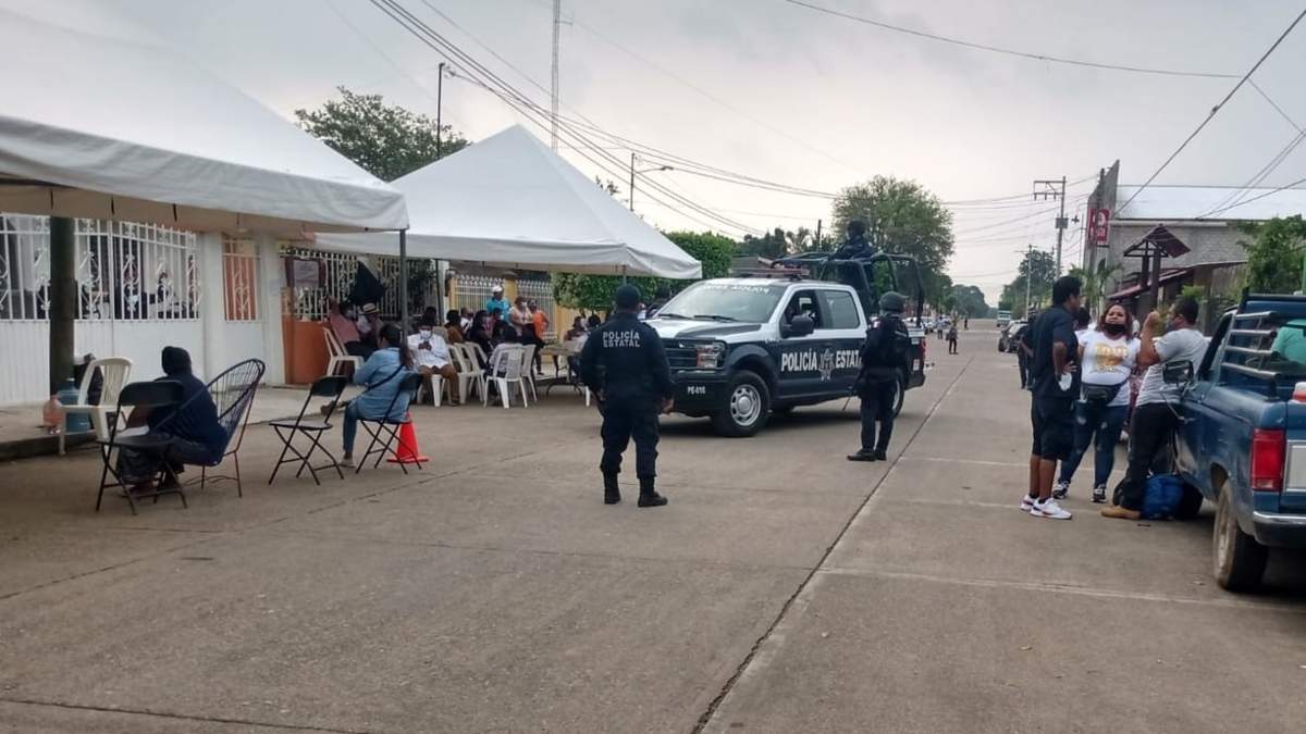 Vigilancia policial en consejos municipales donde se realiza el recuento de votos
