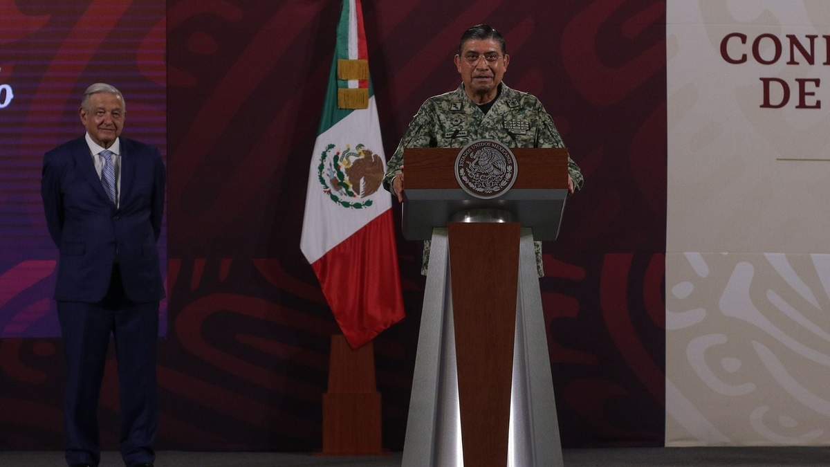 Luis Cresencio Sandoval en la conferencia de López Obrador
