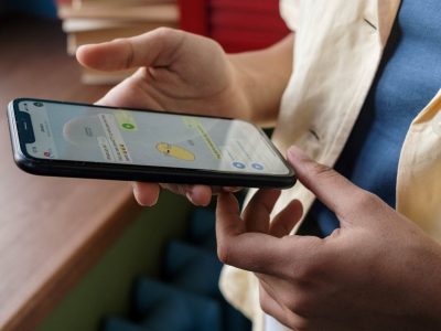Controlá con quién habla tu hijo en WhatsApp con esta app que pocos conocen y que te ayuda a cuidar su seguridad