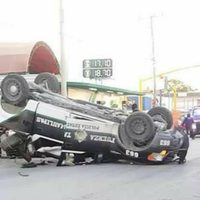 Policías en Reynosa chocan cuando acudían a apoyar a sus compañeros en un enfrentamiento; muere un agente