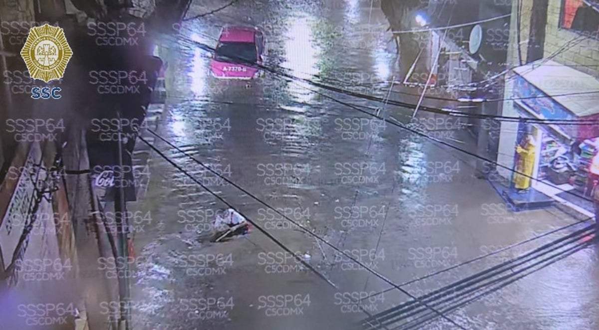 Inundación en Ferrocarril de Cuernavaca y El Gavillero en la Alcaldía Tlalpan