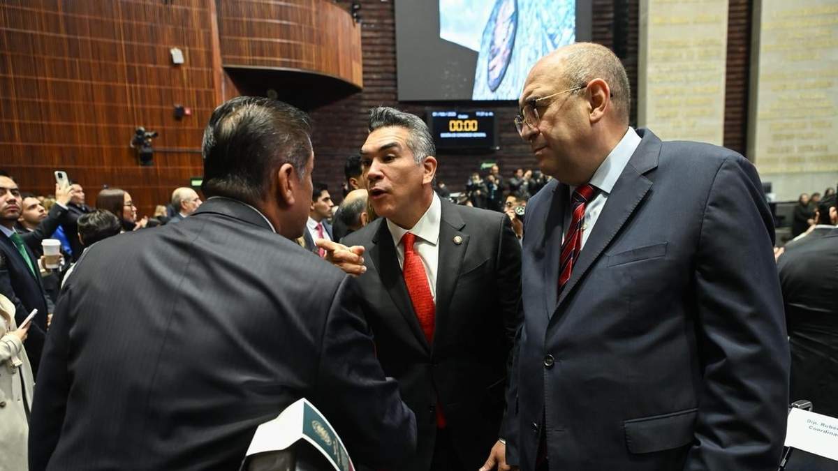 Alejandro "Alito" Moreno y Rubén Moreira este domingo en San Lázaro
