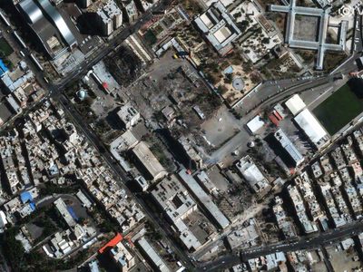 Israel apunta a fuerzas de seguridad y líderes iraníes mientras Irán redobla ataques en la región