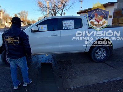 La Comisaría Tercera realizó dos allanamientos y recuperó una camioneta que había sido robada