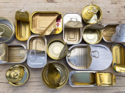 Con latas de atún, creá esta tabla organizadora súper chic para llevar a otro nivel tus picadas