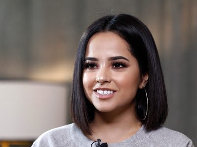 ¡Confirmado! Becky G le hace frente a la pandemia con una “presentación muy especial”