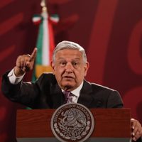 "El Chueco" llevaba "una vida tan normal", patrocinaba equipo de béisbol: AMLO
