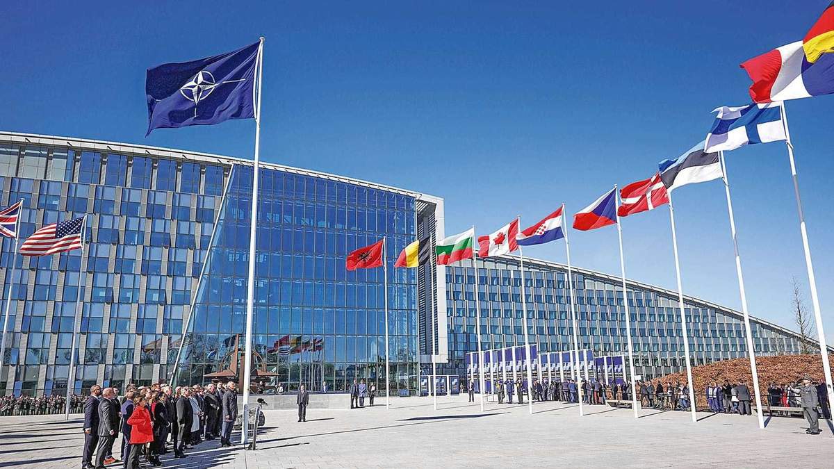 Bandera en la OTAN. Finlandia, presente