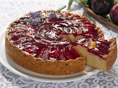 Torta de ciruela: re esponjosa y deliciosa para disfrutar recién hecha y acompañar con tus próximos mates