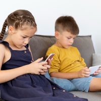 El gran impacto que los teléfonos provocan en el cerebro de los niños