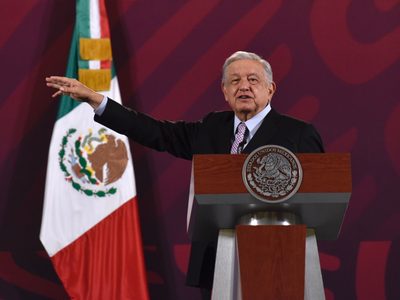 Es un invento que le negaran un crédito a Pemex por “donar” petróleo a Cuba: AMLO