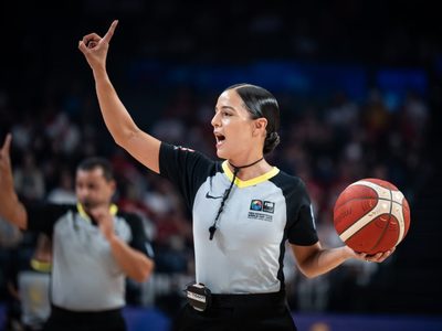 La mexicana Blanca Burns es la primera mujer árbitro en dirigir un partido del Mundial de Basquetbol