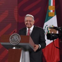 AMLO da a conocer quiénes irán con él en la primera fila en la marcha del 27 de noviembre