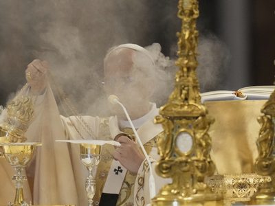 El papa León XIV declara: "¡Soy romano!", al completar formalidades como obispo de Roma