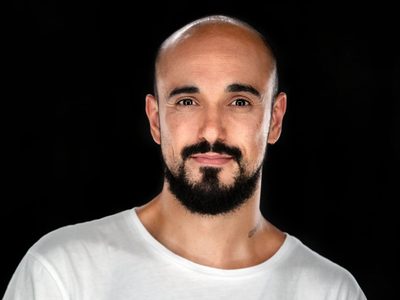 “Definición de comerse a besos”: Abel Pintos no pierde el tiempo y enterneció a sus fanes