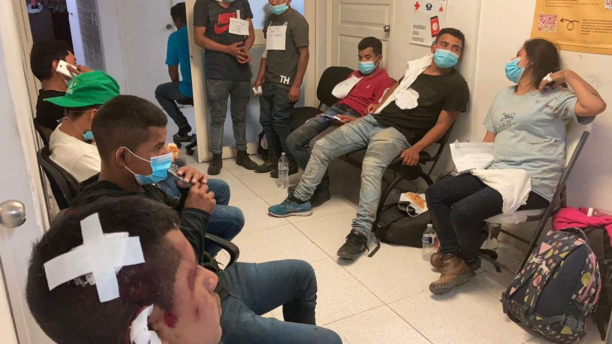 Los migrantes sobrevivientes fueron atendidos en el hospital local