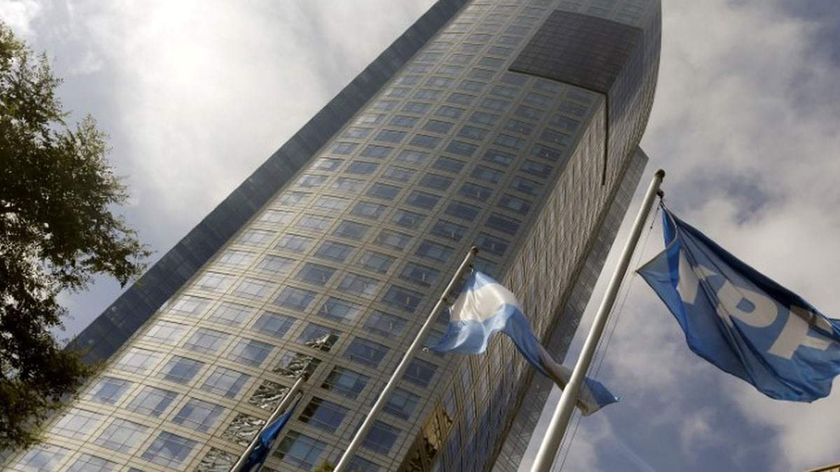 El edificio de YPF. Fuente: (Twitter)