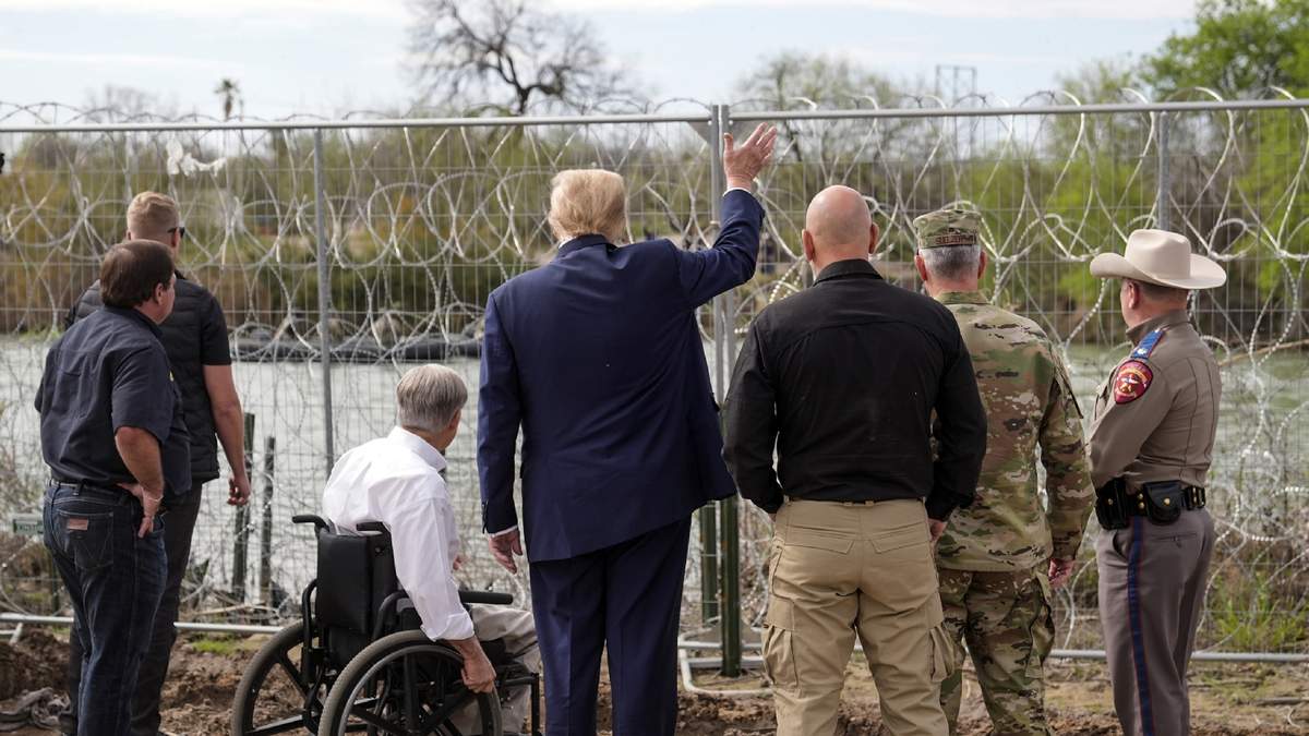 29 de febrero. El entonces candidato republicano Donald Trump visita Eagle Pass, Texas, frontera con México