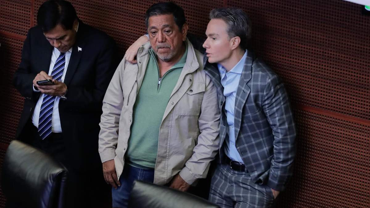 Los senadores Félix Salgado (Morena) y Manuel Velasco (PVEM). Este último fue uno de los artífices de la reserva que aplazó la reforma sobre nepotismo a 2030