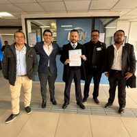 Nueva Derecha propone reforma para prohibir propaganda política en materiales educativos
