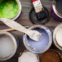 Con una lata de pintura y algunos palos de escoba, creá la maceta más trendy y chic para tus plantas