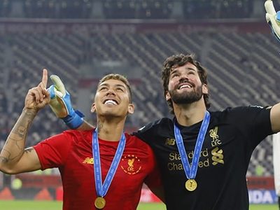 Allison y Firmino protagonizaron un momento emotivo en sus vidas futbolísticas