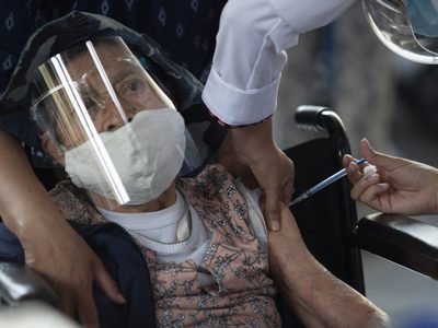 México registra 166 muertes por covid-19 y va la semana 16 con reducción de casos