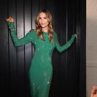 Delicadeza  y romanticismo: María Vázquez eligió la falda bohemia del momento para un outfit de día