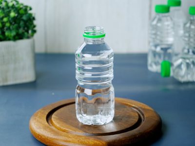 No tires las botellas plásticas y usalas para tener cilantro fresco en casa