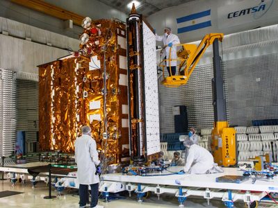Alberto Fernández estará en Bariloche para despedir el satélite de Invap