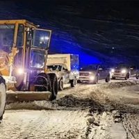 En dos operativos similares en la ruta 13 rescataron a doce personas varadas en la nieve