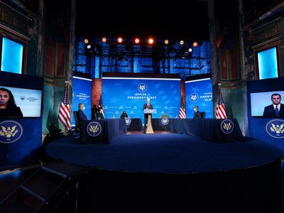 Biden rechaza influencia política en aprobación de vacuna de Pfizer contra el covid-19