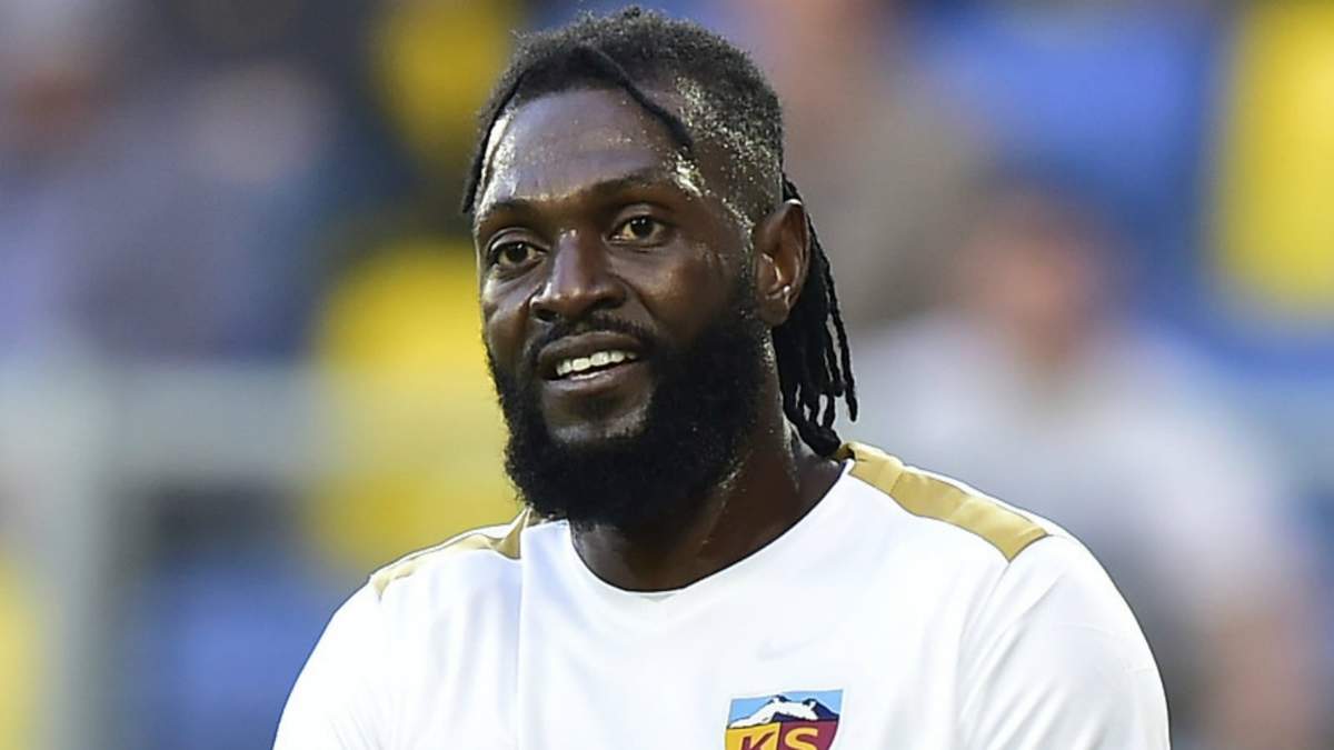 Emmanuel Adebayor. Fuente: (Twitter)