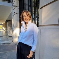 El look de Nequi Galotti que te va a inspirar a reinventar con la prenda que todas tenemos en el placard
