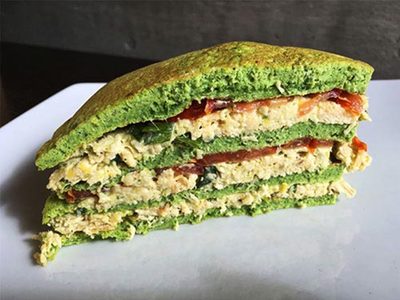 Pan de espinaca sin harina: con 3 ingredientes, hacete esta receta exprés que salva cualquier almuerzo