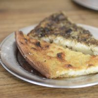 Sorprendé a tus amigos en la próxima juntada con este fainá crocante, la receta más fácil y rica para las picadas