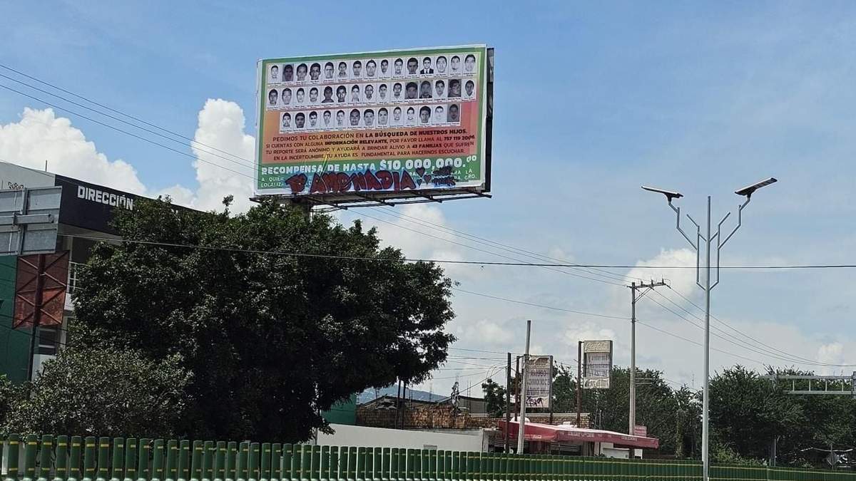 Ayotzinapa: Ofrecen recompensa a quien dé información para encontrar a los 43 normalistas
