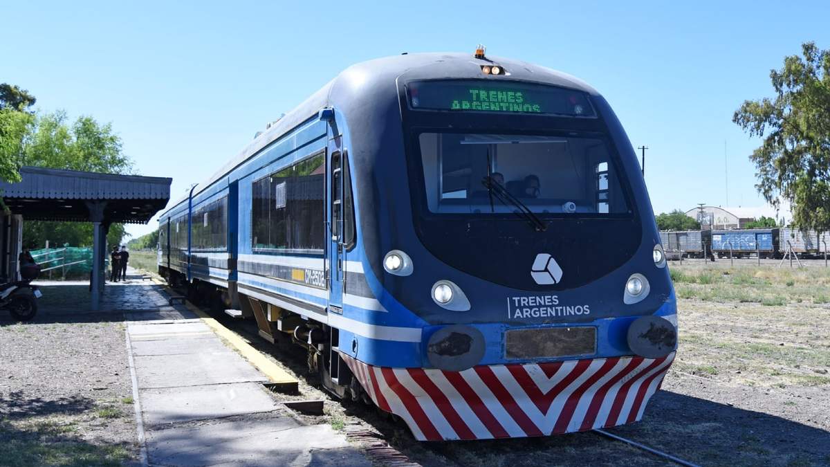 Continúan las obras del Tren del Valle en Plottier. Fuente: (Twitter)