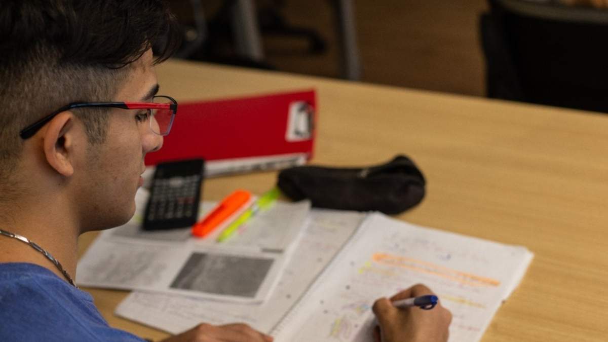 Estudiante universitario. Fuente: (Twitter)