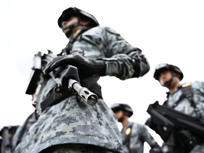 Organizaciones piden a legisladores frenar reformas; advierten espionaje y militarización
